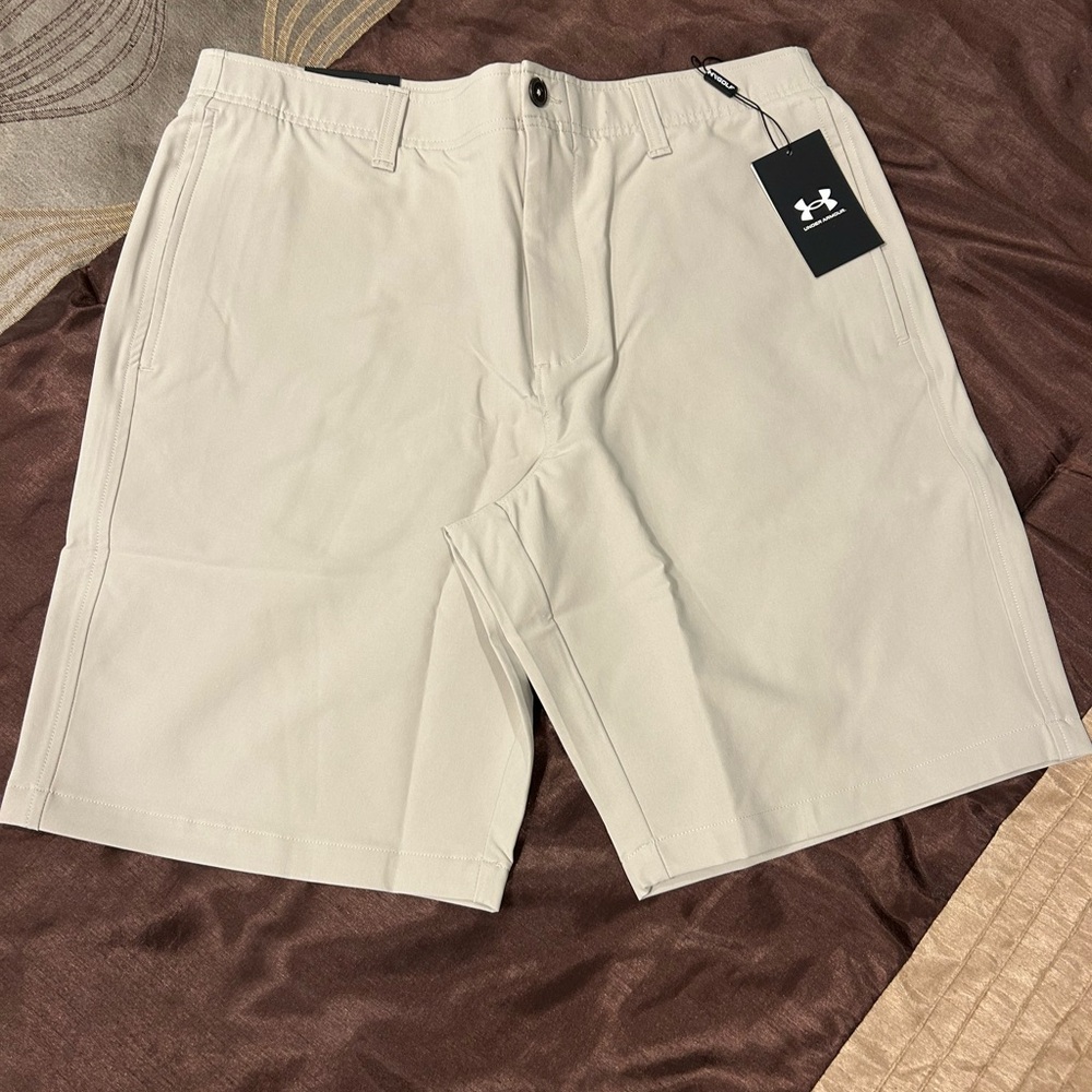 Under Armour Men's Cream Flat Front Shorts